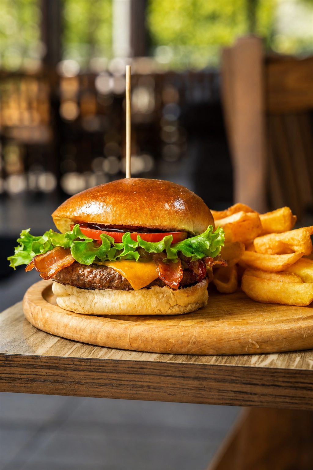 Hamburger con patatine fritte de La Bislunga